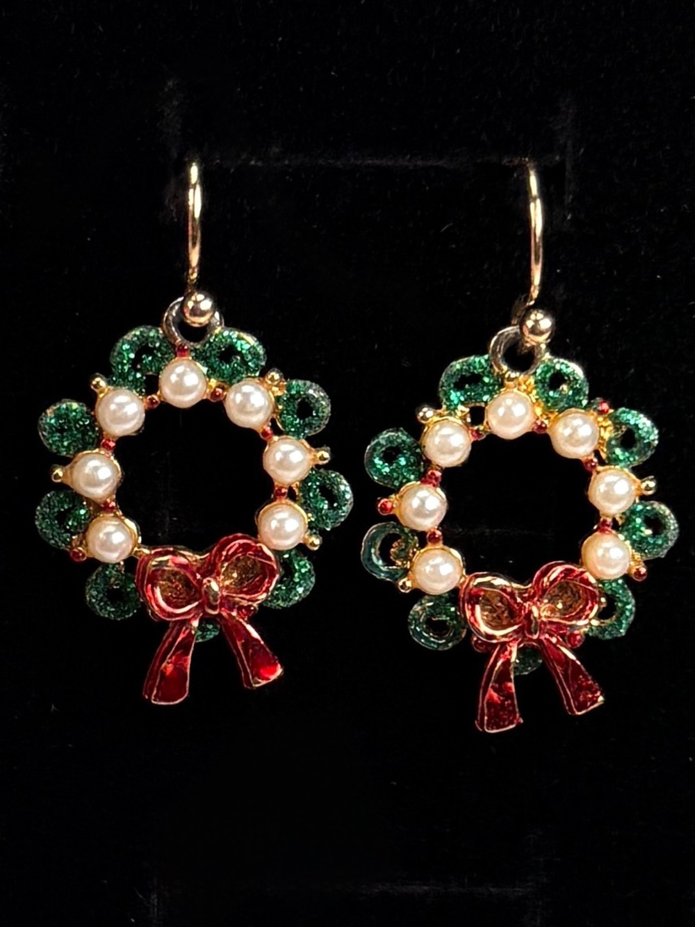Vintage Goldtone Green and Red Wreath Holiday Pierced Earrings